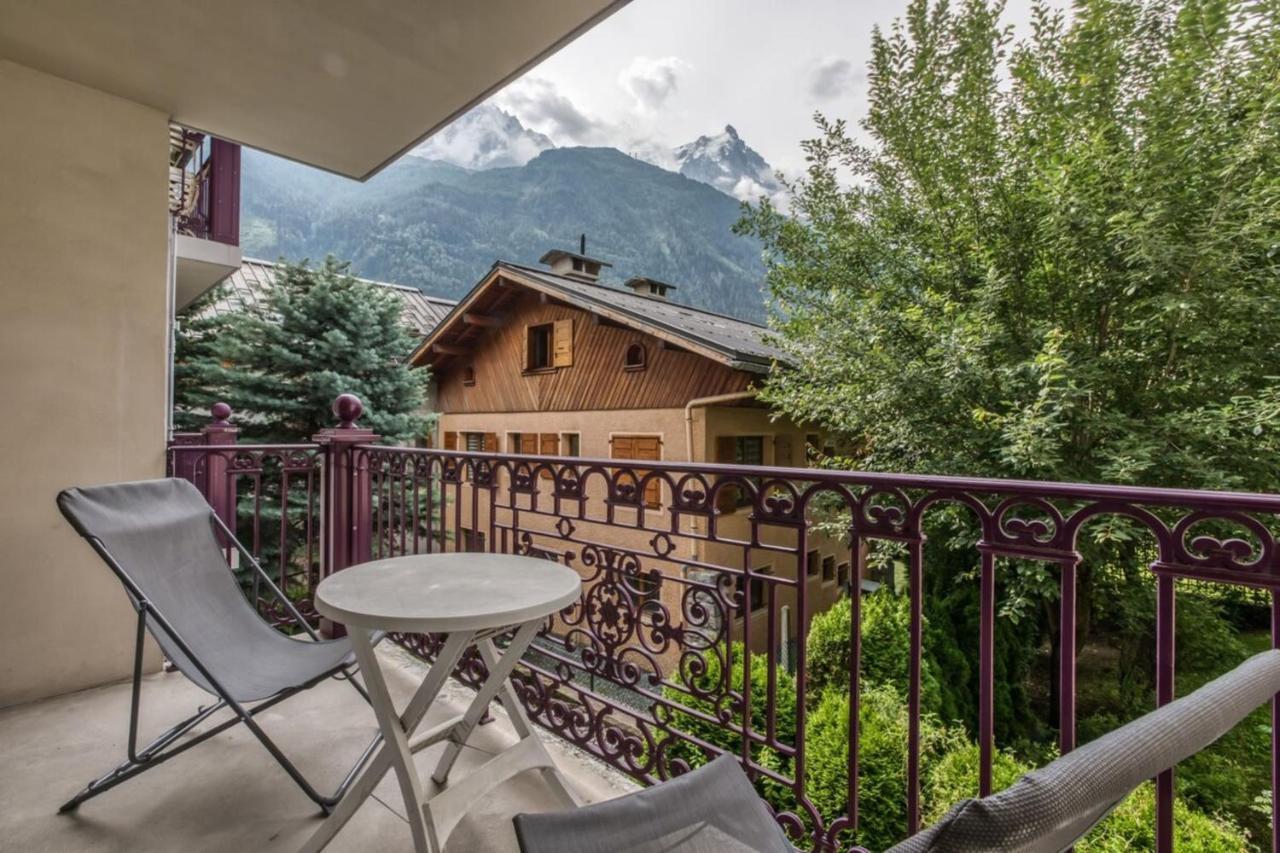 Villa Vallet- Newly Renovated 2 Bedroom Nestled Just Off The Main Street Chamonix Exterior photo