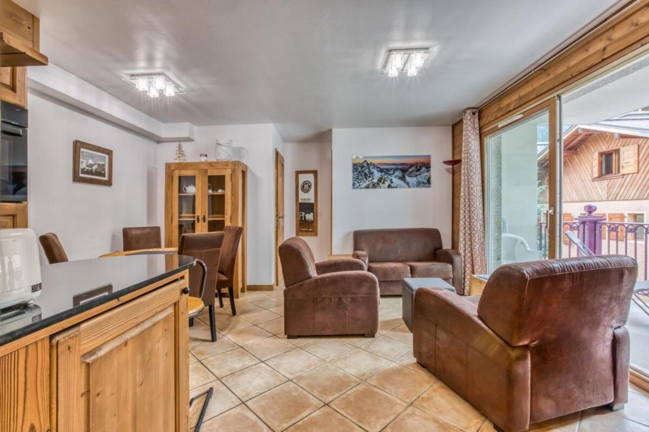 Villa Vallet- Newly Renovated 2 Bedroom Nestled Just Off The Main Street Chamonix Exterior photo